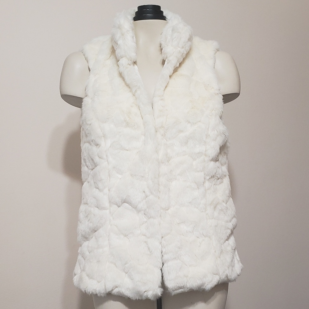 Faux fur vest, cream color